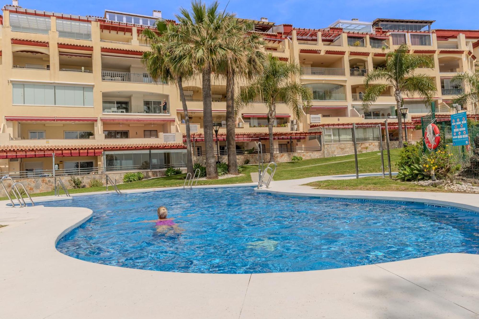 Torrequebrada Beachfront Apartment, Costa Del Sol Apartment