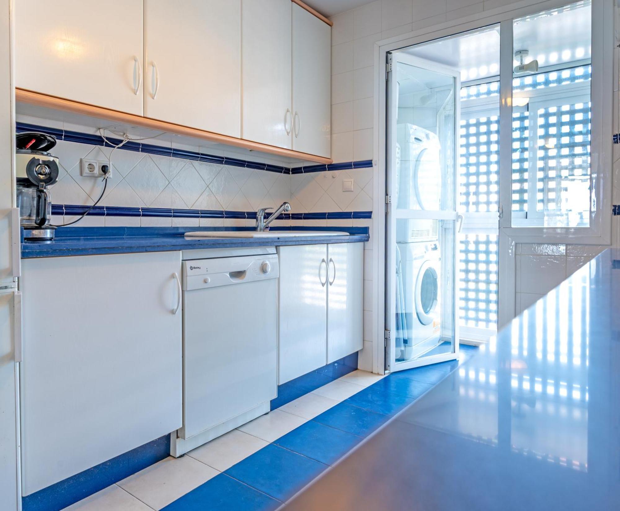 Torrequebrada Beachfront Apartment, Costa Del Sol Apartment