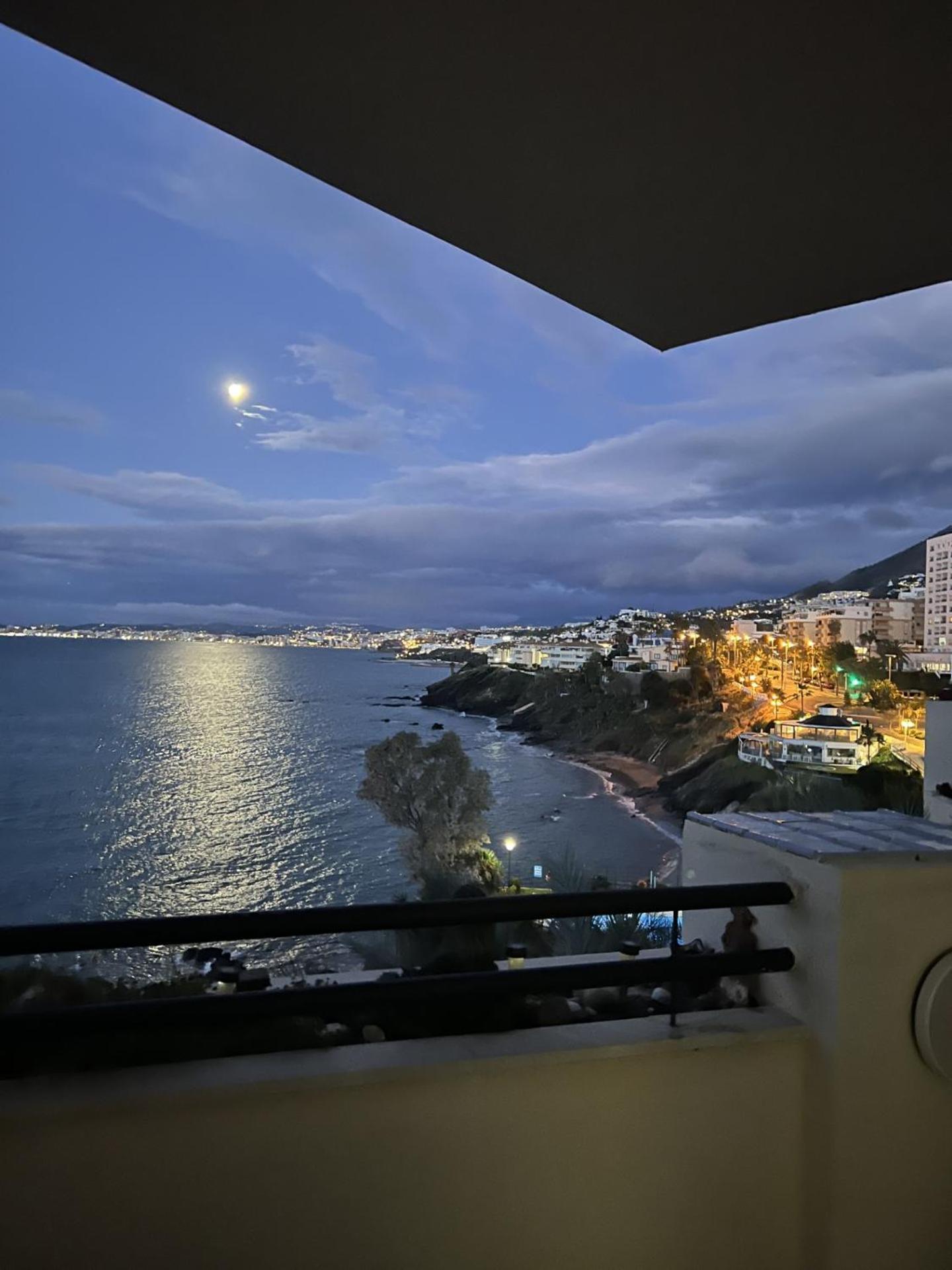 Torrequebrada Beachfront Apartment, Costa Del Sol Apartment *