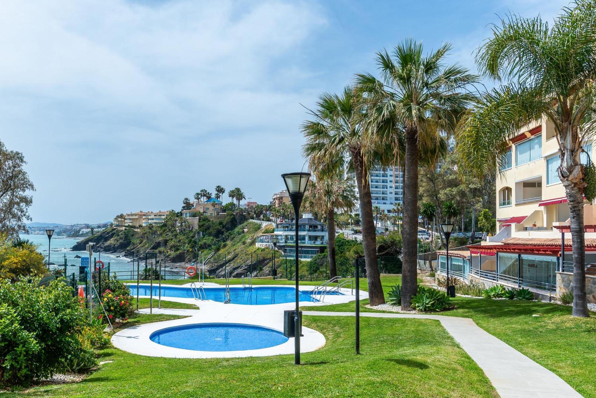 Apartment Torrequebrada Beachfront Apartment, Costa Del Sol
